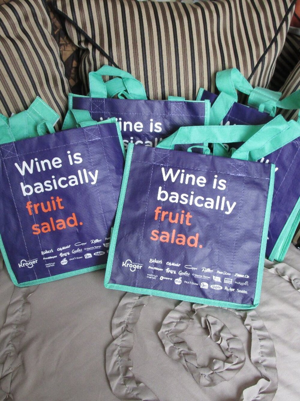 lot of wine bottle shopping bags